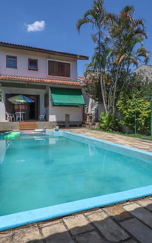 Casa à venda com 308m², 3 quartos e 4 vagasPiscina