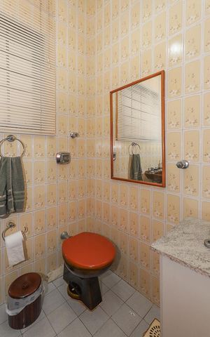 Casa à venda com 308m², 3 quartos e 4 vagasBanheiro 1