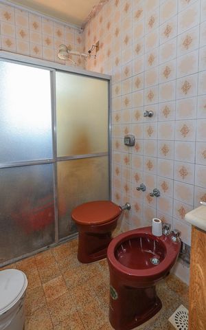 Casa à venda com 308m², 3 quartos e 4 vagasBanheiro da Suíte 2