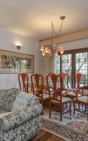 Casa à venda com 308m², 3 quartos e 4 vagasSala