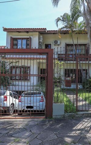 Casa à venda com 308m², 3 quartos e 4 vagasFachada