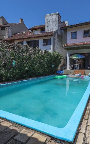 Casa à venda com 308m², 3 quartos e 4 vagasPiscina