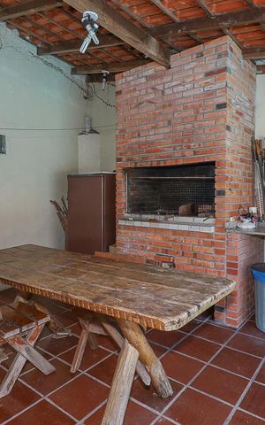 Casa à venda com 308m², 3 quartos e 4 vagasChurrasqueira