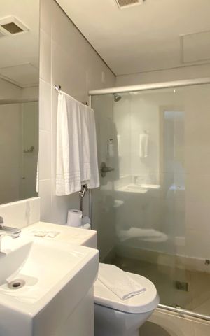 Studio à venda com 62m², 2 quartos e sem vaga Studio à venda com 62m², 2 quartos e sem vagaBanheiro da Semi suite