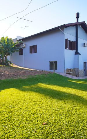 Casa à venda com 101m², 3 quartos e 1 vagaÁrea comum
