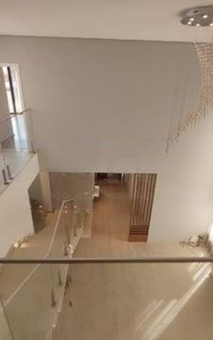 Casa à venda com 318m², 4 quartos e 4 vagas