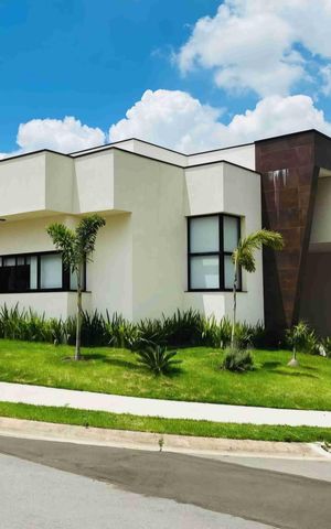 Casa à venda com 302m², 4 quartos e 4 vagas