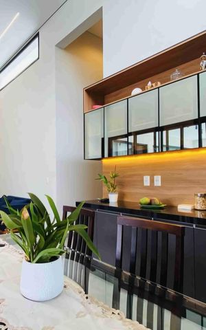 Casa à venda com 302m², 4 quartos e 4 vagas