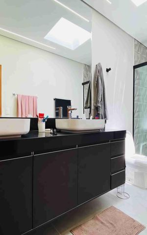 Casa à venda com 302m², 4 quartos e 4 vagas