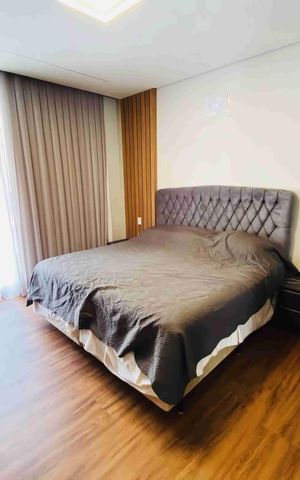 Casa à venda com 302m², 4 quartos e 4 vagas