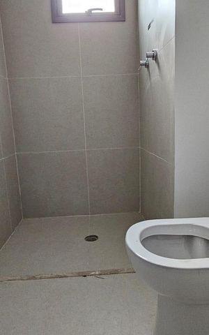Apartamento à venda com 100m², 2 quartos e 2 vagasBanheiro 1