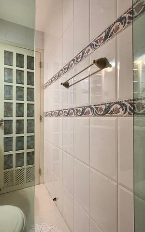 Apartamento à venda com 87m², 2 quartos e 1 vaga Apartamento à venda com 87m², 2 quartos e 1 vagaBanheiro social