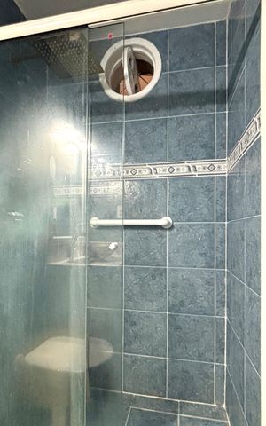Apartamento à venda com 87m², 2 quartos e 1 vaga Apartamento à venda com 87m², 2 quartos e 1 vagaSuíte - banheiro