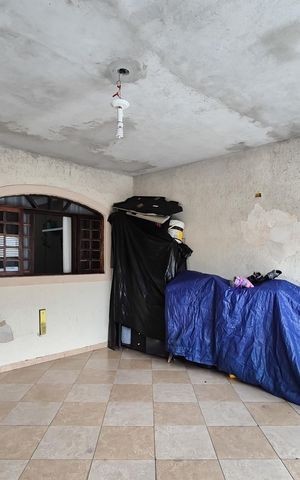 Casa à venda com 180m², 2 quartos e 2 vagas Casa à venda com 180m², 2 quartos e 2 vagasGaragem