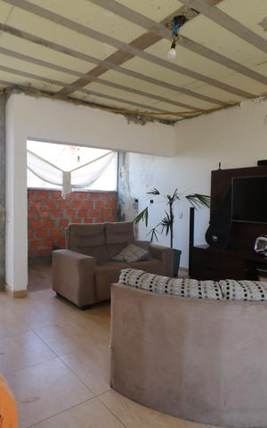Casa à venda com 490m², 4 quartos e 5 vagas Casa à venda com 490m², 4 quartos e 5 vagasSala