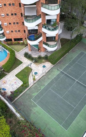 Apartamento à venda com 235m², 4 quartos e 4 vagasImagem Aerea do prédio