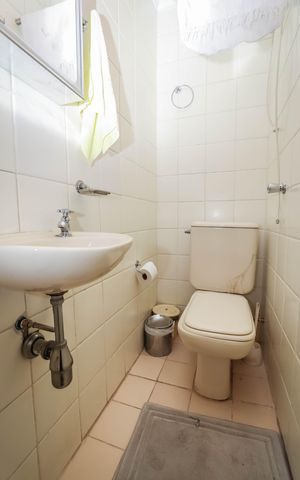 Apartamento à venda com 235m², 4 quartos e 4 vagas Apartamento à venda com 235m², 4 quartos e 4 vagasBanheiro de Serviço