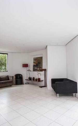 Apartamento à venda com 235m², 4 quartos e 4 vagas Apartamento à venda com 235m², 4 quartos e 4 vagasÁrea comum - Salão de festas