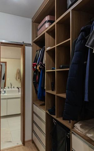 Casa à venda com 250m², 4 quartos e 3 vagasCloset Suíte 1