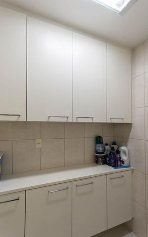 Casa à venda com 250m², 4 quartos e 3 vagasQuarto de Serviço