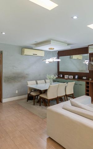 Casa à venda com 250m², 4 quartos e 3 vagasSala