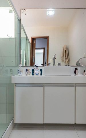 Casa à venda com 250m², 4 quartos e 3 vagasBanheiro Suíte 1