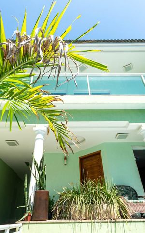 Casa à venda com 250m², 4 quartos e 3 vagasFachada