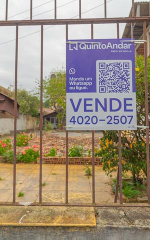 Casa à venda com 150m², 2 quartos e 5 vagas Casa à venda com 150m², 2 quartos e 5 vagasFachada