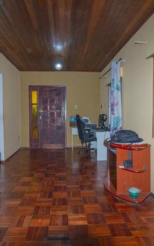 Casa à venda com 150m², 2 quartos e 5 vagas Casa à venda com 150m², 2 quartos e 5 vagasSala
