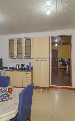 Casa à venda com 150m², 2 quartos e 5 vagas Casa à venda com 150m², 2 quartos e 5 vagasCozinha
