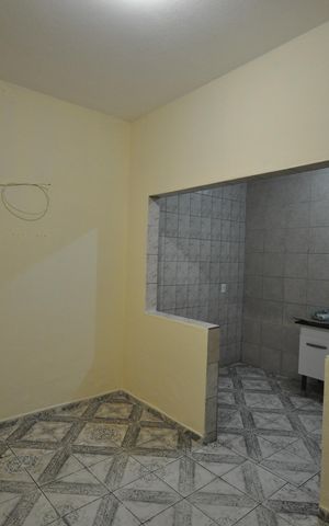 Casa à venda com 75m², 5 quartos e 1 vagaSala