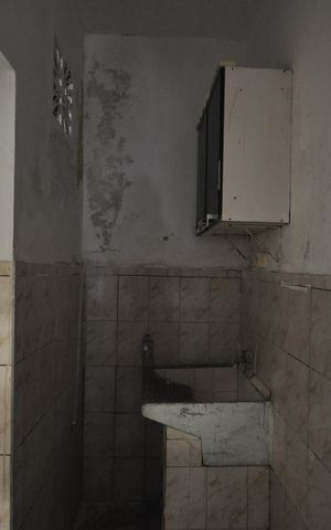 Casa à venda com 75m², 5 quartos e 1 vagaÁrea de Serviço