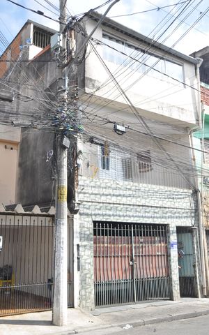 Casa à venda com 75m², 5 quartos e 1 vagaFachada