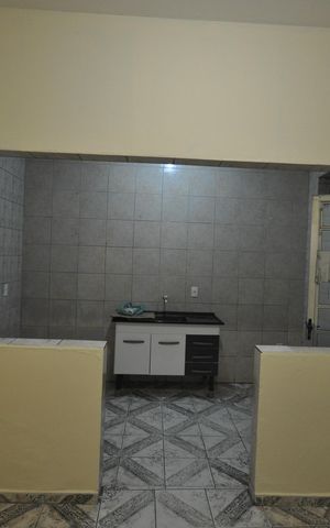 Casa à venda com 75m², 5 quartos e 1 vagaSala