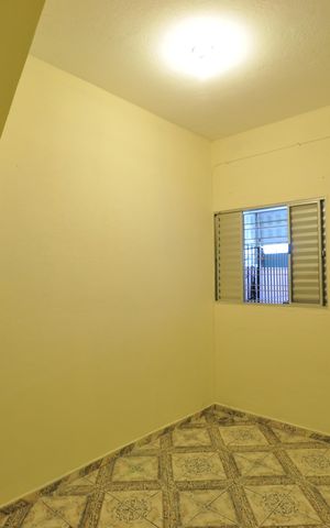 Casa à venda com 75m², 5 quartos e 1 vagaQuarto