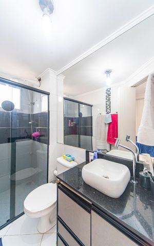 Apartamento à venda com 68m², 2 quartos e 2 vagas Apartamento à venda com 68m², 2 quartos e 2 vagasBanheiro da Suíte