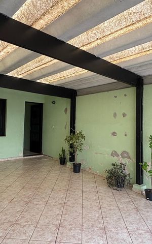 Casa à venda com 246m², 4 quartos e 2 vagas Casa à venda com 246m², 4 quartos e 2 vagasGaragem