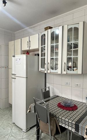 Casa à venda com 246m², 4 quartos e 2 vagas Casa à venda com 246m², 4 quartos e 2 vagasCasa 2 - Cozinha