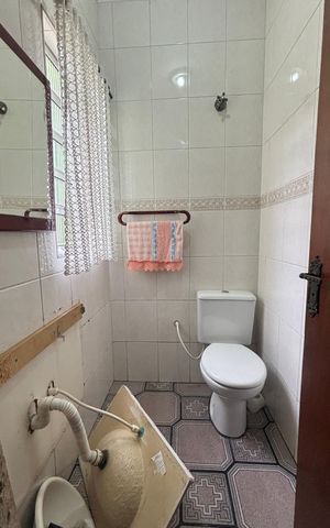 Casa à venda com 246m², 4 quartos e 2 vagas Casa à venda com 246m², 4 quartos e 2 vagasLavabo