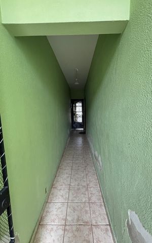 Casa à venda com 246m², 4 quartos e 2 vagas Casa à venda com 246m², 4 quartos e 2 vagasCorredor