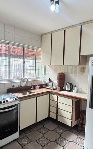 Casa à venda com 246m², 4 quartos e 2 vagas Casa à venda com 246m², 4 quartos e 2 vagasCozinha