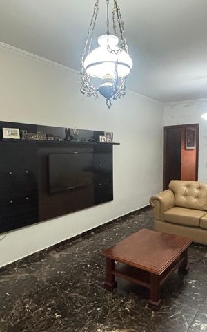 Casa à venda com 246m², 4 quartos e 2 vagas Casa à venda com 246m², 4 quartos e 2 vagasSala