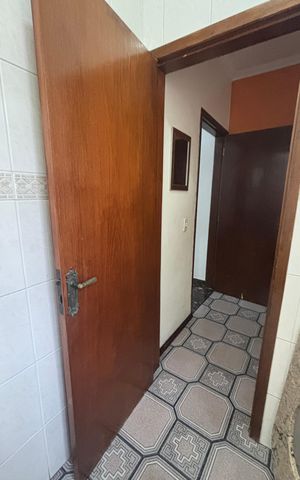 Casa à venda com 246m², 4 quartos e 2 vagas Casa à venda com 246m², 4 quartos e 2 vagasLavabo