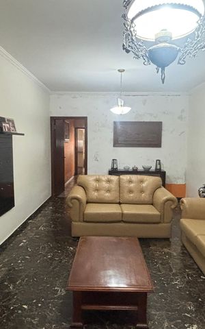 Casa à venda com 246m², 4 quartos e 2 vagas Casa à venda com 246m², 4 quartos e 2 vagasSala
