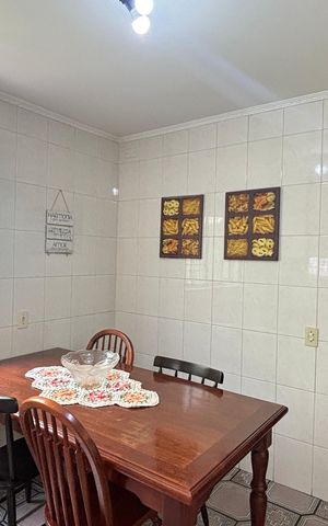 Casa à venda com 246m², 4 quartos e 2 vagas Casa à venda com 246m², 4 quartos e 2 vagasCozinha