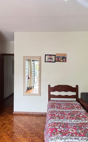 Casa à venda com 246m², 4 quartos e 2 vagas Casa à venda com 246m², 4 quartos e 2 vagasSuite