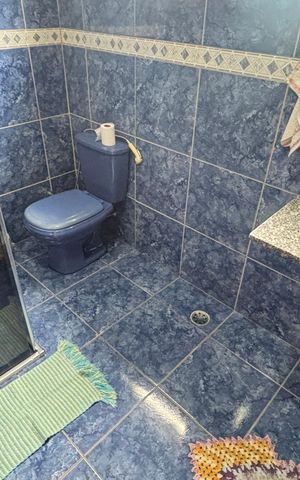 Casa à venda com 246m², 4 quartos e 2 vagas Casa à venda com 246m², 4 quartos e 2 vagasBanheiro