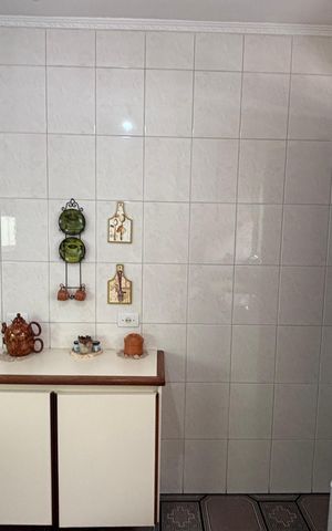 Casa à venda com 246m², 4 quartos e 2 vagas Casa à venda com 246m², 4 quartos e 2 vagasCozinha