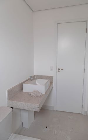 Apartamento à venda com 150m², 3 quartos e 3 vagas Apartamento à venda com 150m², 3 quartos e 3 vagasBanheiro da Suíte 1