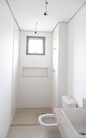 Apartamento à venda com 150m², 3 quartos e 3 vagas Apartamento à venda com 150m², 3 quartos e 3 vagasBanheiro da Suíte 1